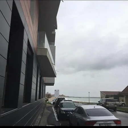 Charming Next To The 아파트